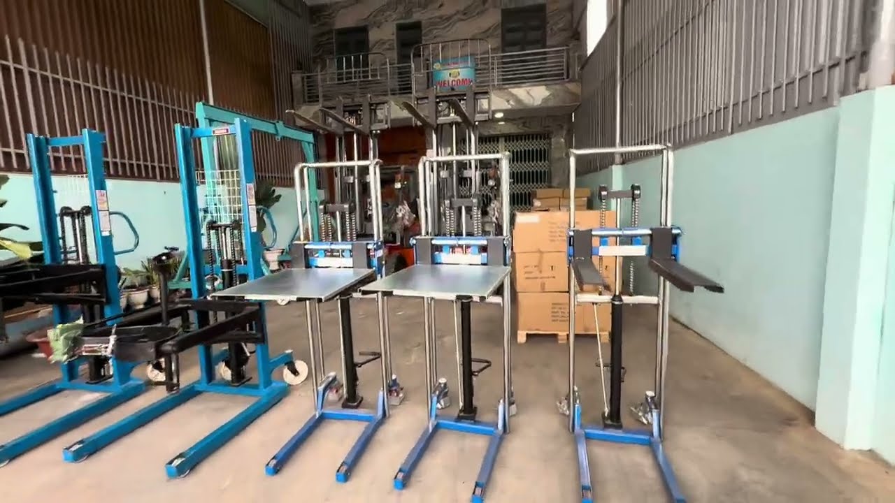 Xe nâng tay 2,5 tấn 3 tấn, pa lăng xích, đội thủy lực, bàn nâng tại Bình Dương