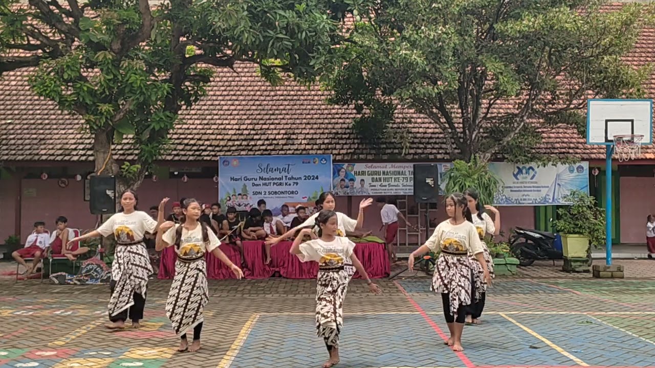 Wonderland Indonesia - Hari Guru Nasional Tahun 2024 & HUT PGRI ke 79 SDN 2 Sobontoro