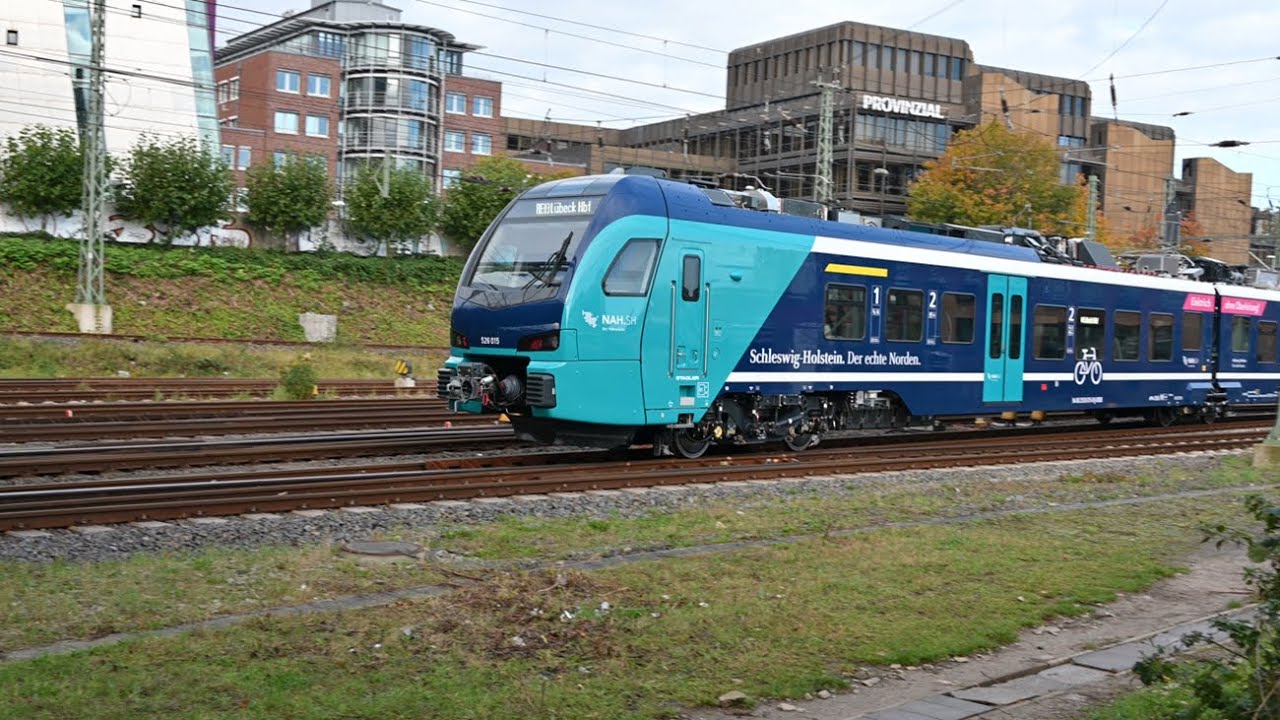 🚆 Triebzug Stadler Flirt Akku 826 004-0 wird bereitgestellt im Kiel-Hbf als erx RE83 in Ri L&uuml;beck/4K