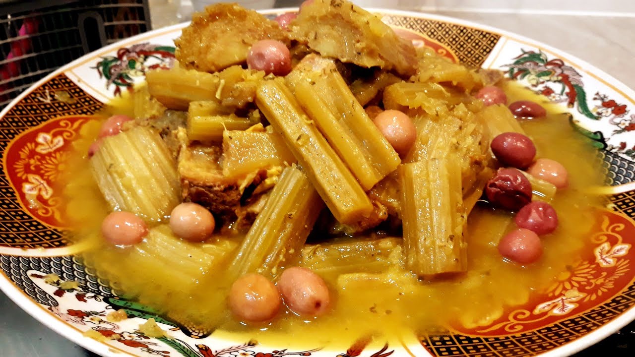 طاجين القنارية او (الخرشوف) باللحم على اصولو بالطريقة الفاسية تقديم 