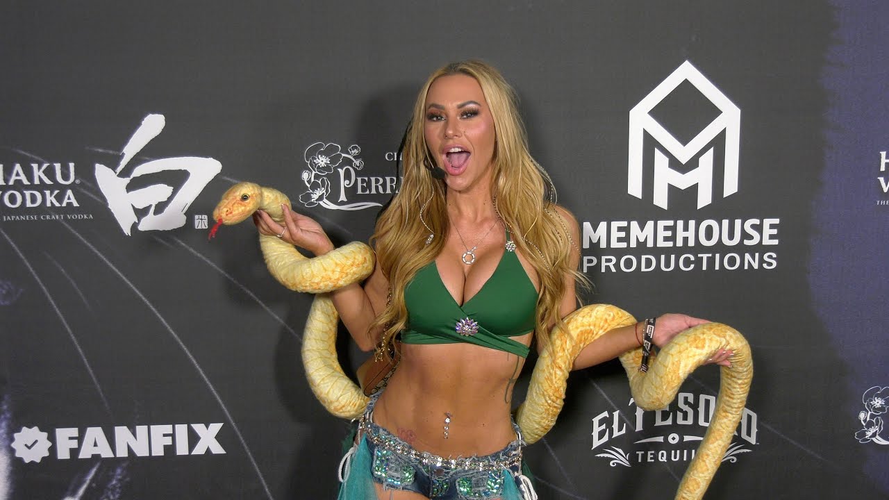 Kindly Myers attends the red carpet at the 6th annual Unruly Halloween Party