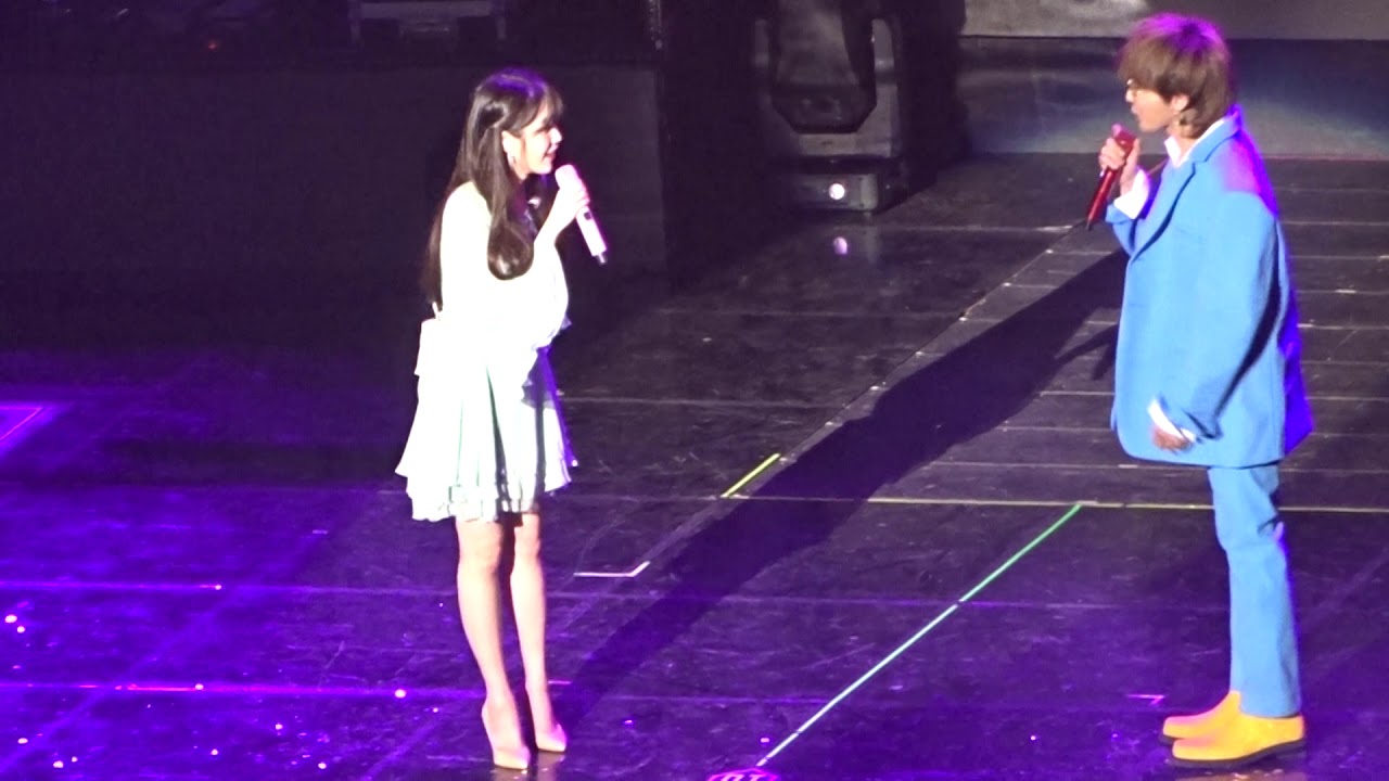 [Fancam/직캠] 아이유(IU) & 지드래곤(GD) 토크 (2017.12.09 아이유콘서트 