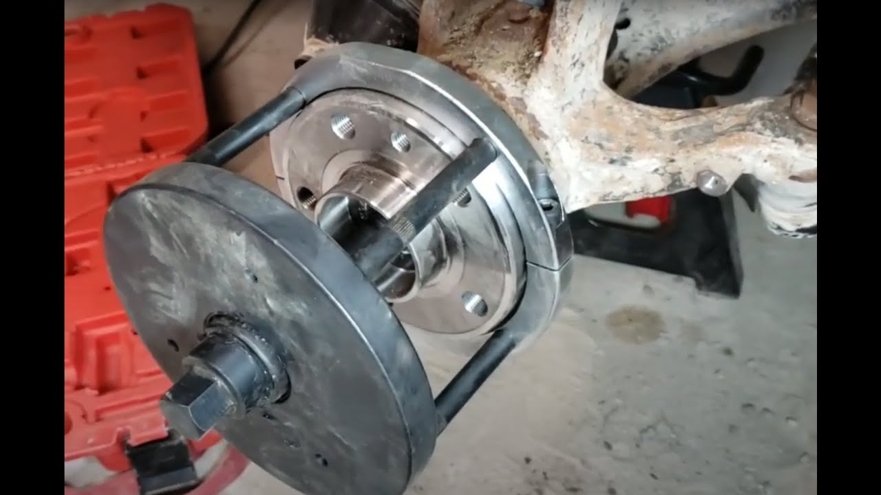 2008+ Volvo XC70 Front wheel bearings DIY replacement Gen2 82mm using eBay tool.