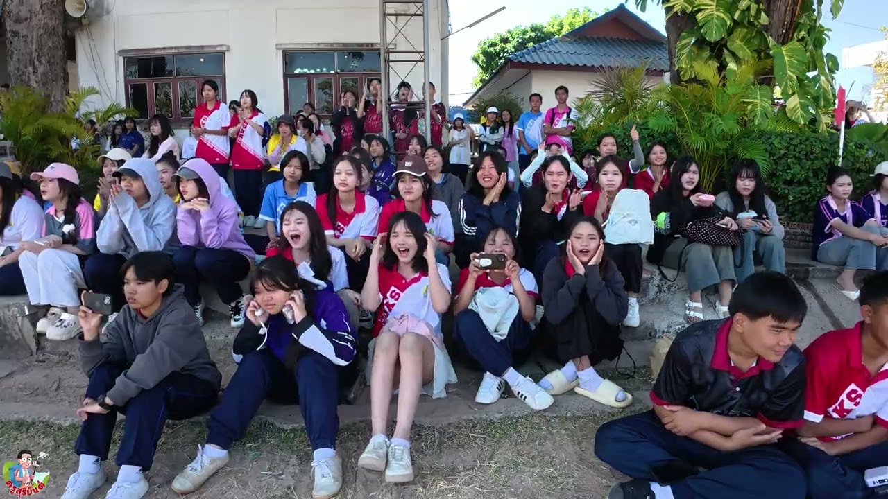 เชียร์ลีดเดอร์ สีแดง โรงเรียนบัวขาว  ปี2568