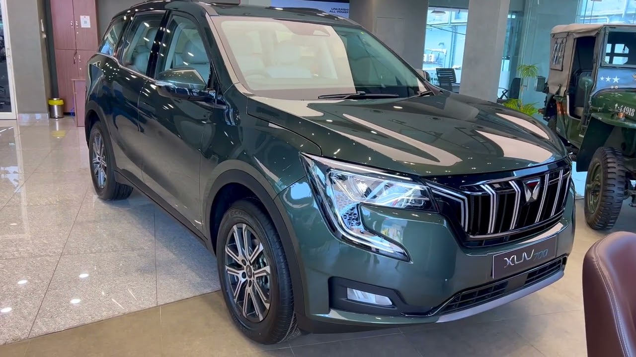 Mahindra XUV 700 Deep Forest Colour