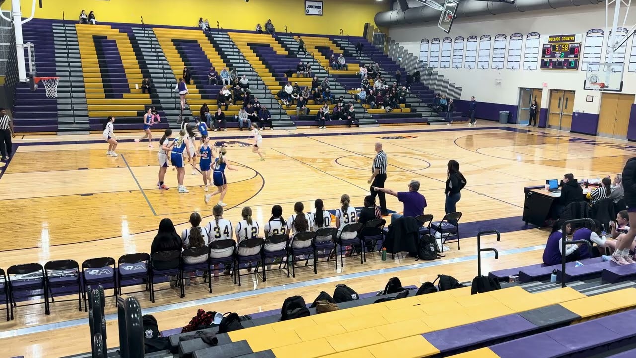 Wauconda Girls Bball vs Lake Forest 1st half