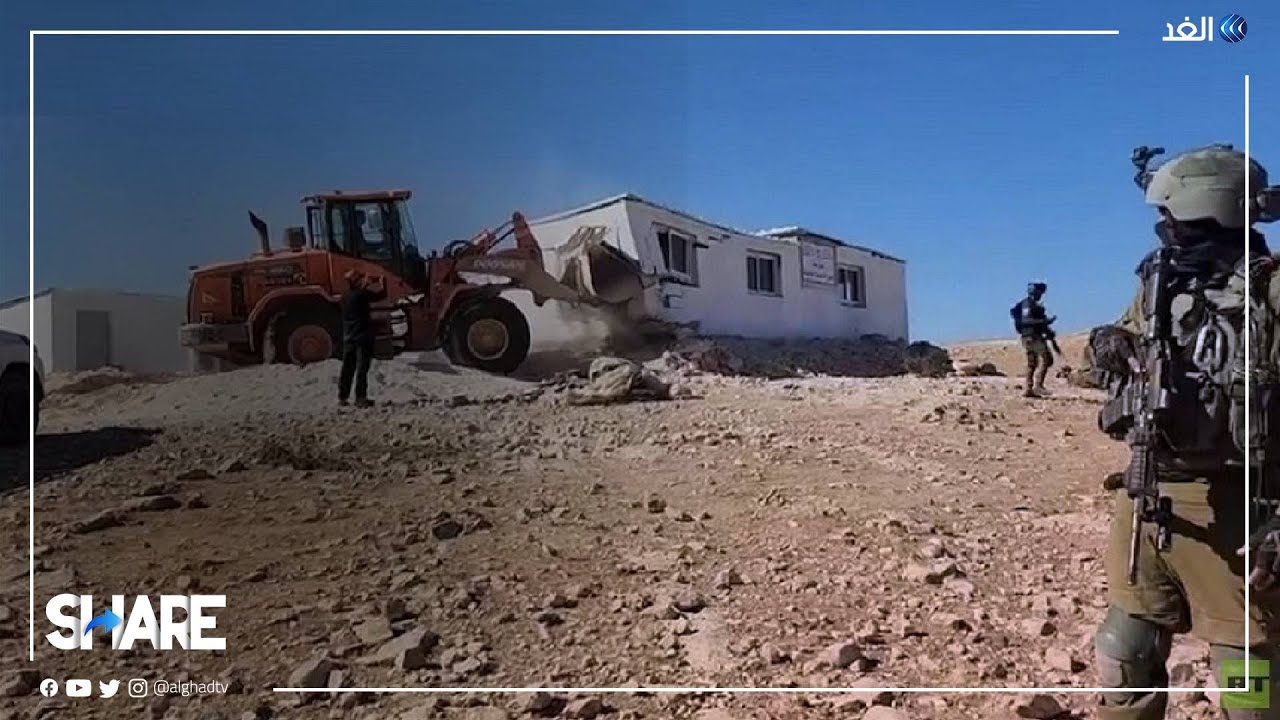 الاحتلال يهدم مدرسة في 