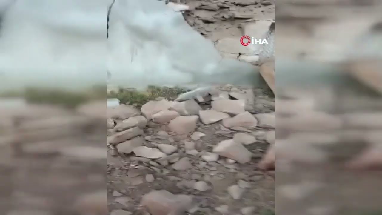 Ardahan'da Peş Peşe Depremler, Bazı Köylerde Evler ve Ahırlar Yıkıldı