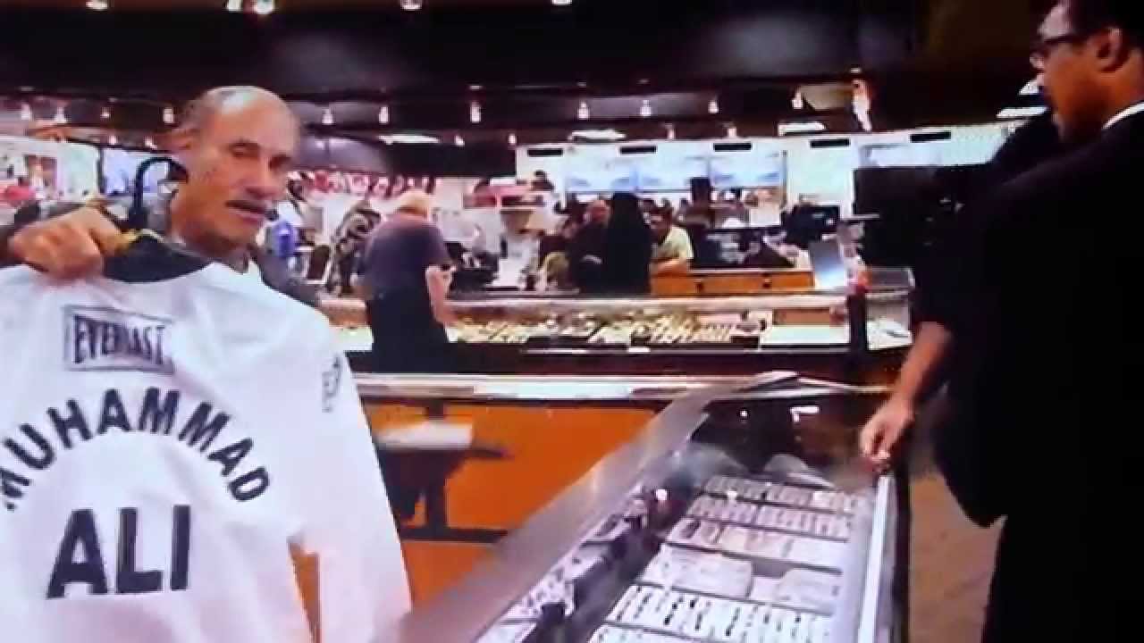 MUHAMMAD ALI JR. GETTING LOW BALLED BY LES GOLD AT HARDCORE PAWN DETROIT USA