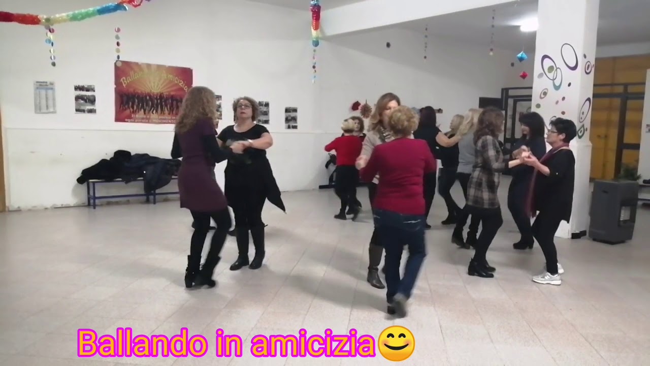 Ballo di gruppo sociale a cerchio DAJ MARIA Coreo Torino Galifi