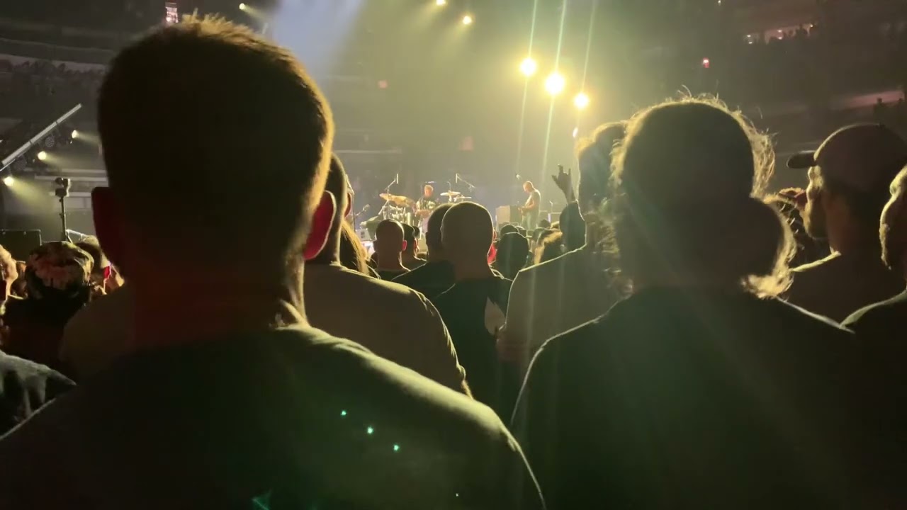Mike McCready shredding for 4 minutes straight - Pearl Jam - Ottawa, ON - September 3, 2022