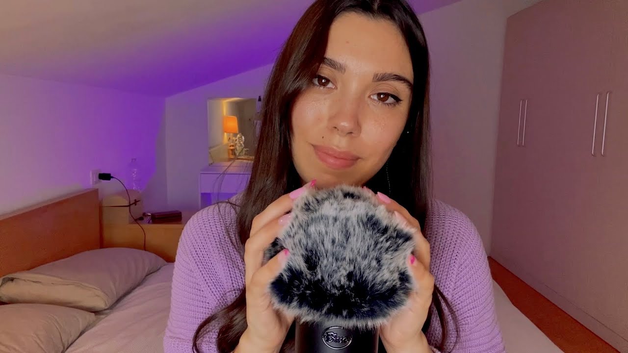 ASMR | Carezze e parole di conforto per animi affaticati 🍀 close-up whispering • mic brushing