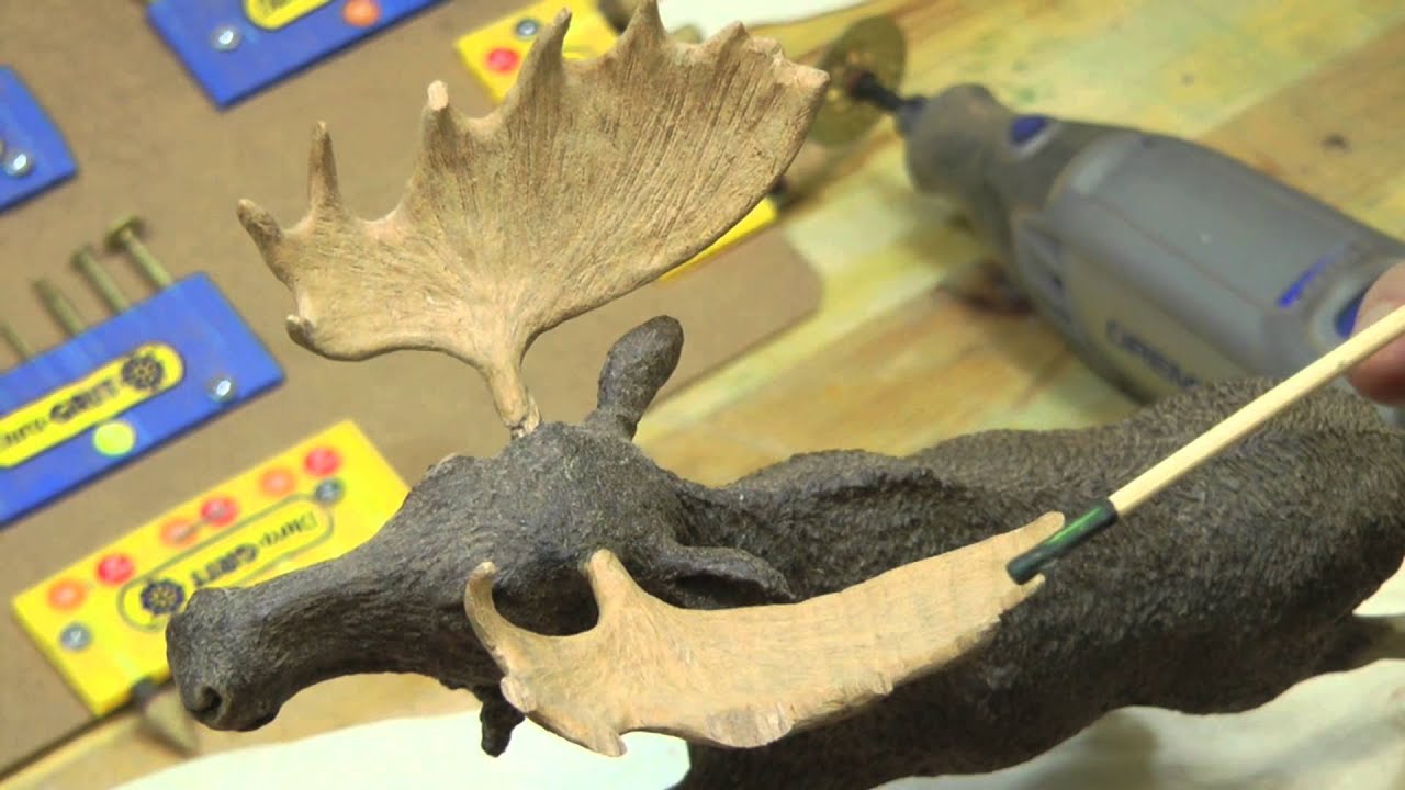 Rod Deon wood carving - Bull Moose in the Snow using DuraGRIT carbide Rotary Tools