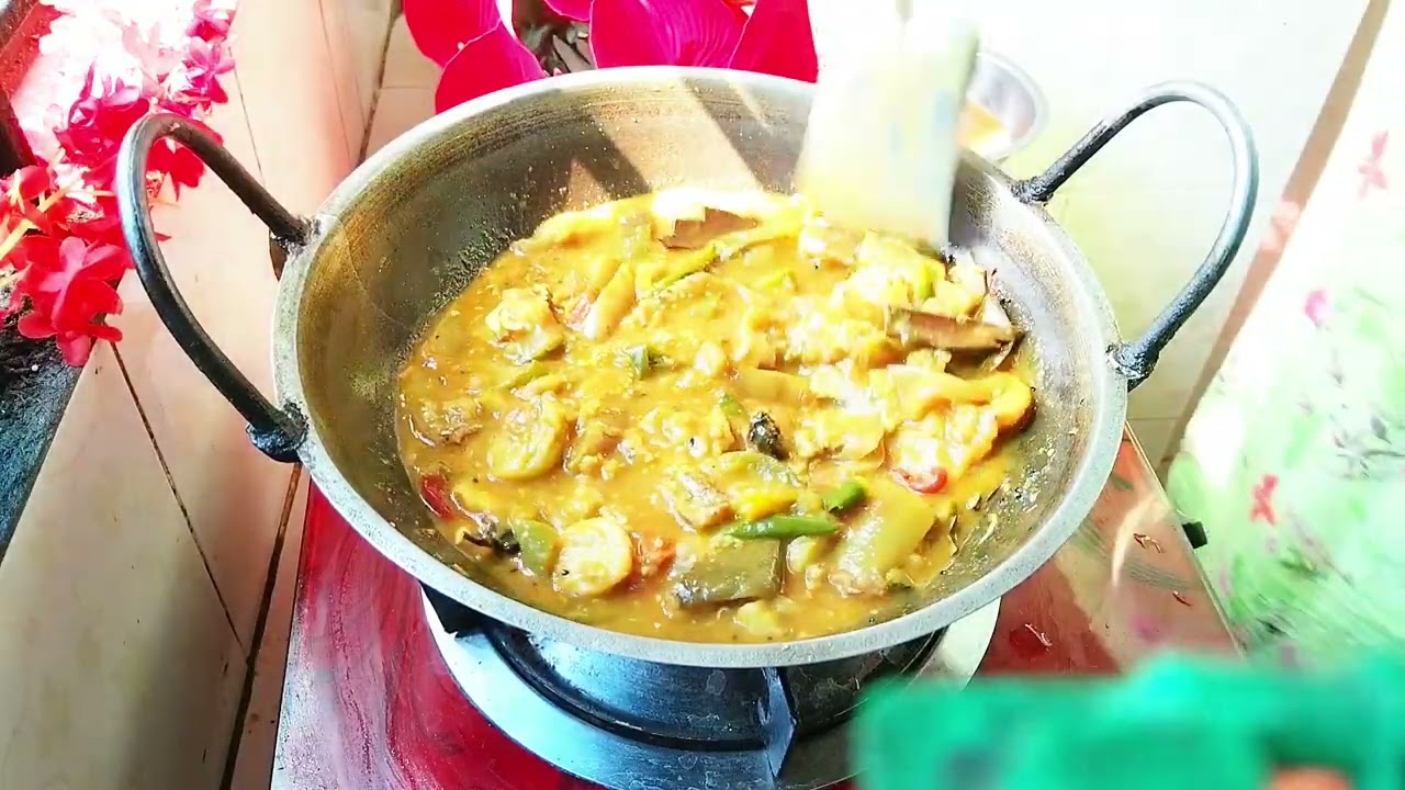 মুরগির মাংস আর বেগুনের তরকারি রান্না করলাম আজকে দুপুরে #vlog #cooking #viralvideo #subscribe 