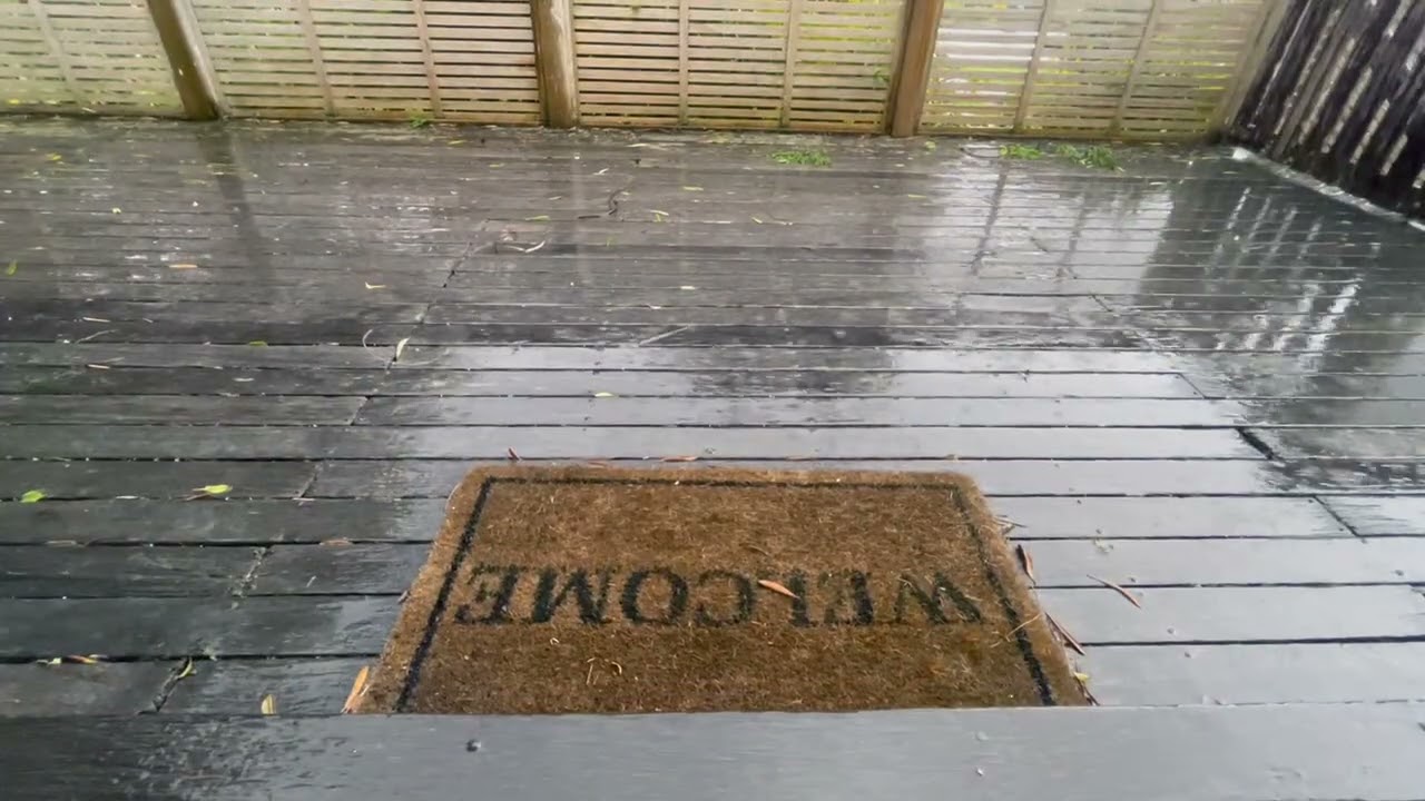 Lluvia en la Puerta de una Casa ☔ Sonido Relajante “Welcome” | 1 Hora para Dormir y Estudiar