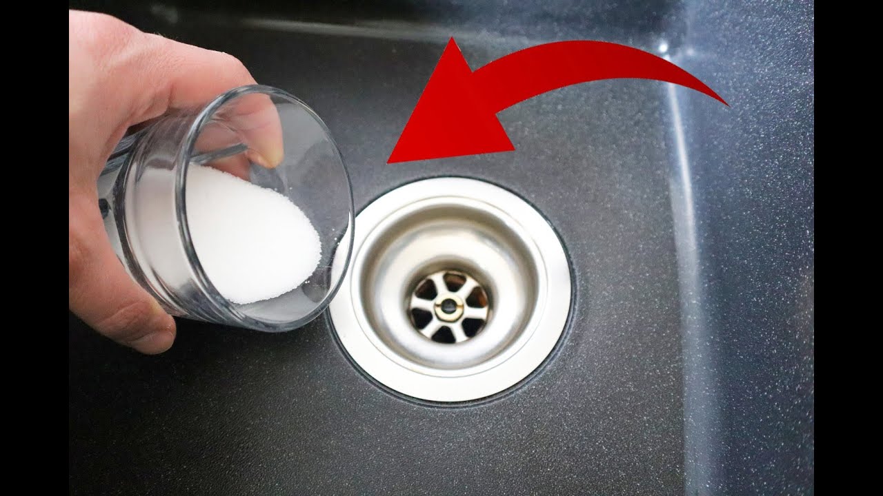 Kippe SALZ in deinen WASCHBECKENABFLUSS und STAUNE was Passiert ! GEHEIMER Klempner TRICK !