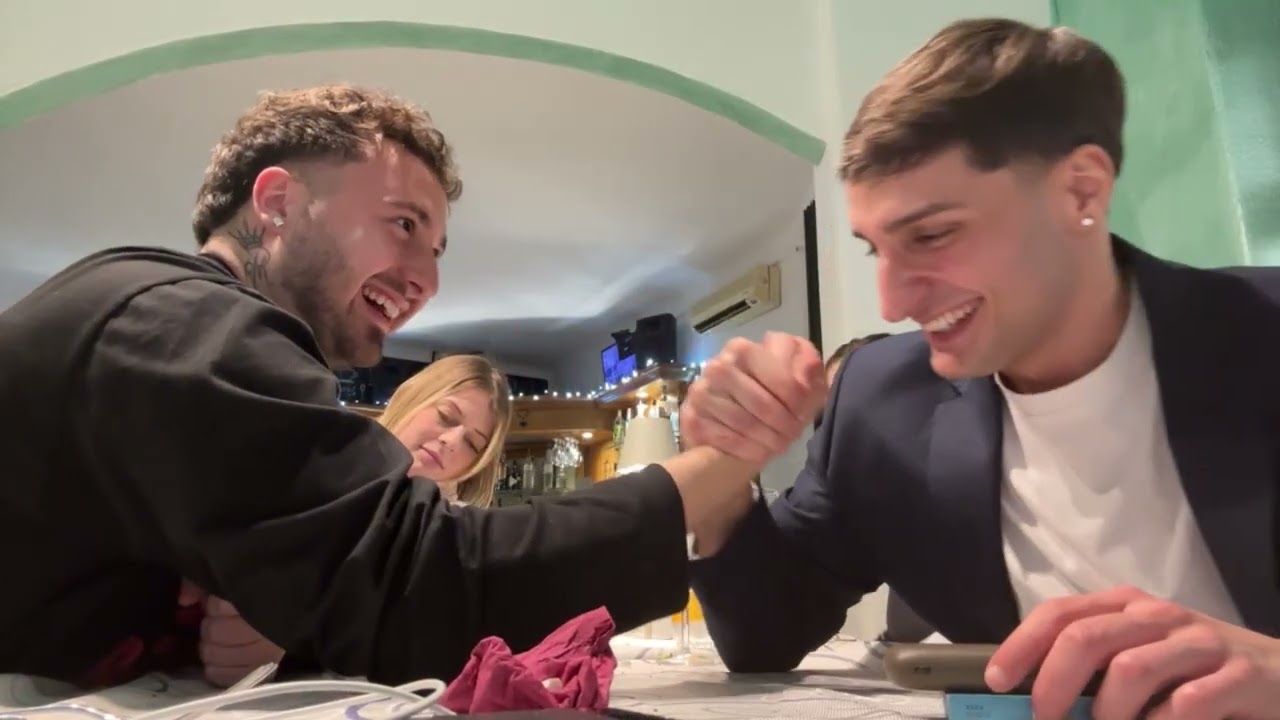 SANFY PORTA A CENA 🍔🔥 MICHELLE, LOLA & VENDITTI IN AZIONE 😜💥🎉