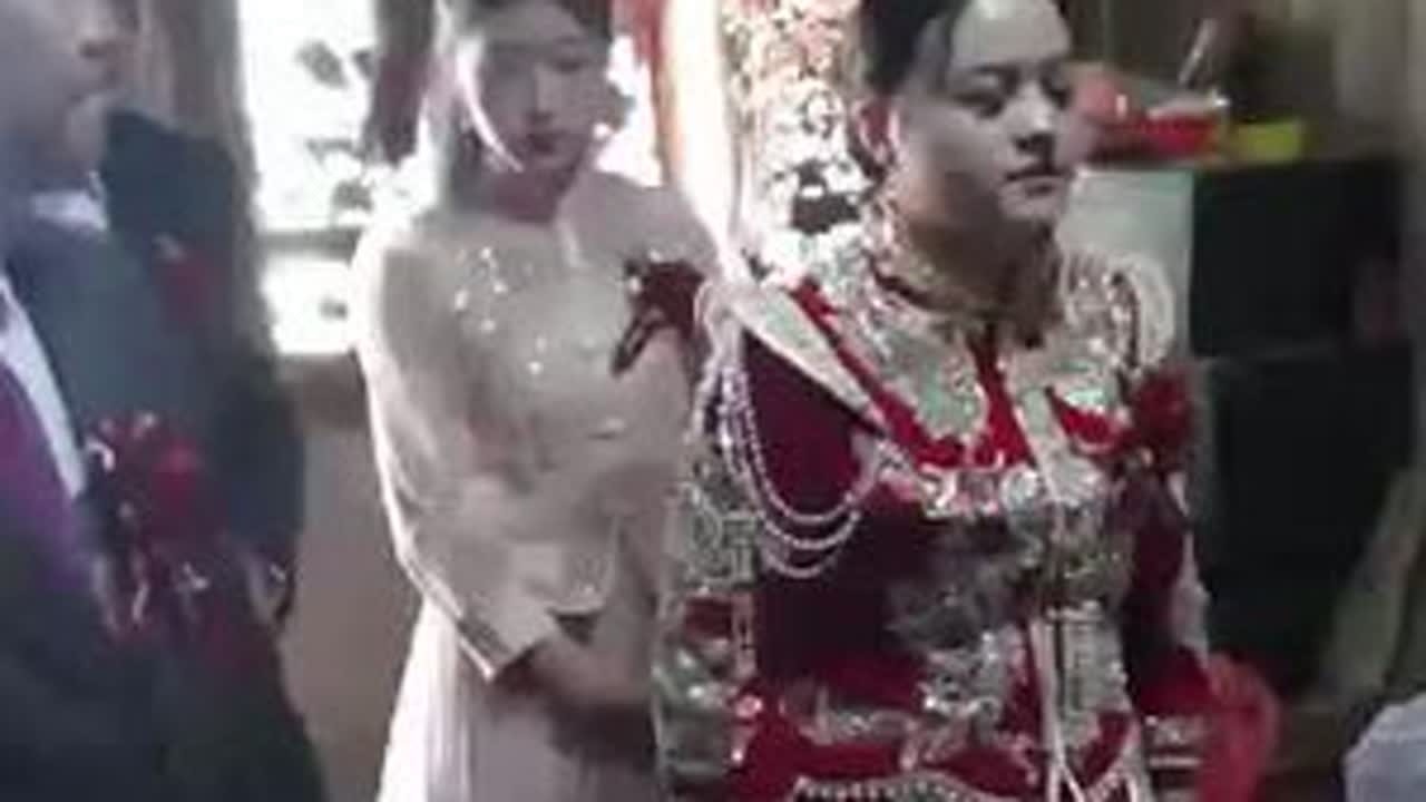 爹娘儿女已长大身为嫁女离爹娘跨出门槛哭祖上叩谢爹娘养育恩一江春水工作室录制