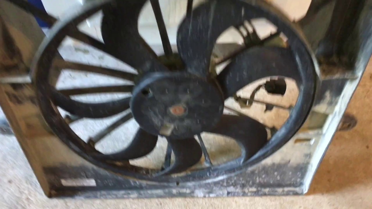2006 Jeep Grand Cherokee (WK) 3.7/4.7 Radiator Fan Replacement