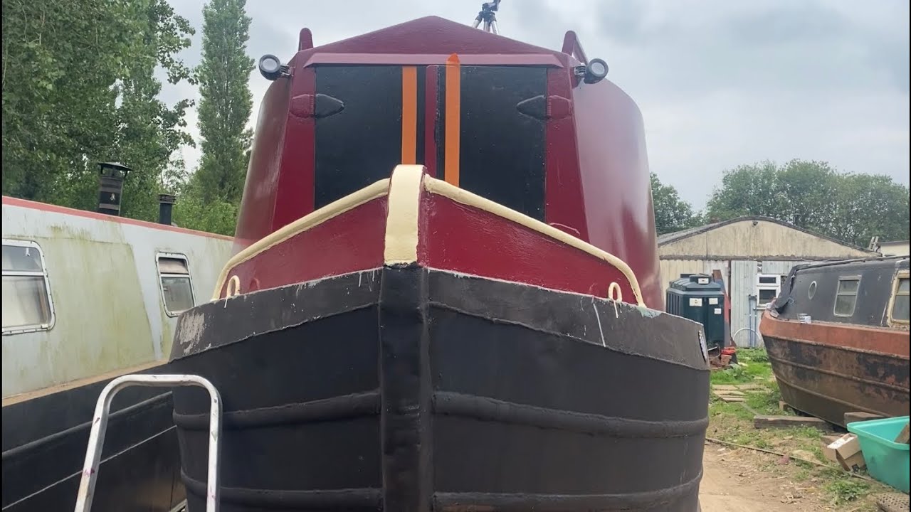 225. New(ish) colour schemes on the Narrowboat