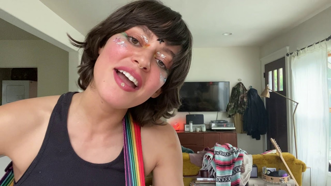 Meg Myers – “Teenagers” – 965 The Buzz Beach Ball (Live On Your Couch)