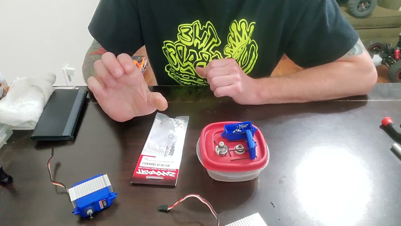 Traxxas 2085x or 2085 w/ metal gears for $30