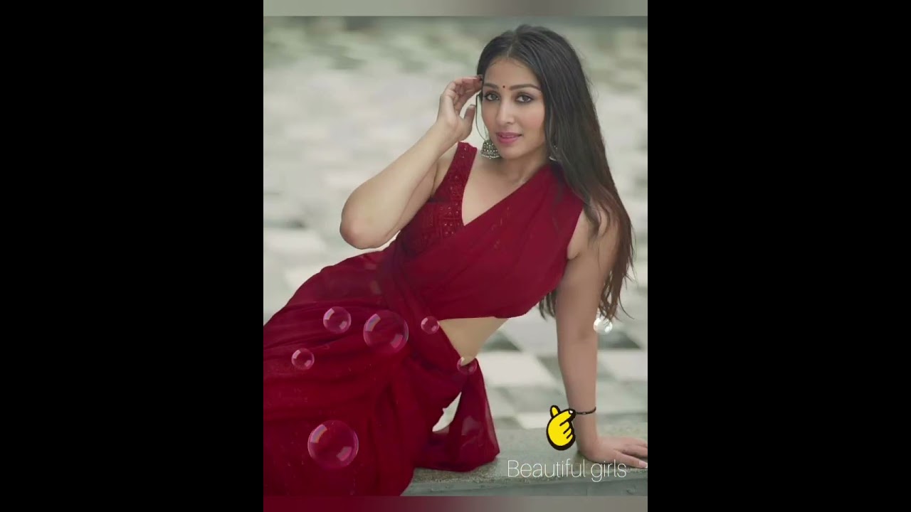 Saree status shorts full screen☺sareedraping styles🥰indiansaree draping💖sareeposes❣saree❤sareelover