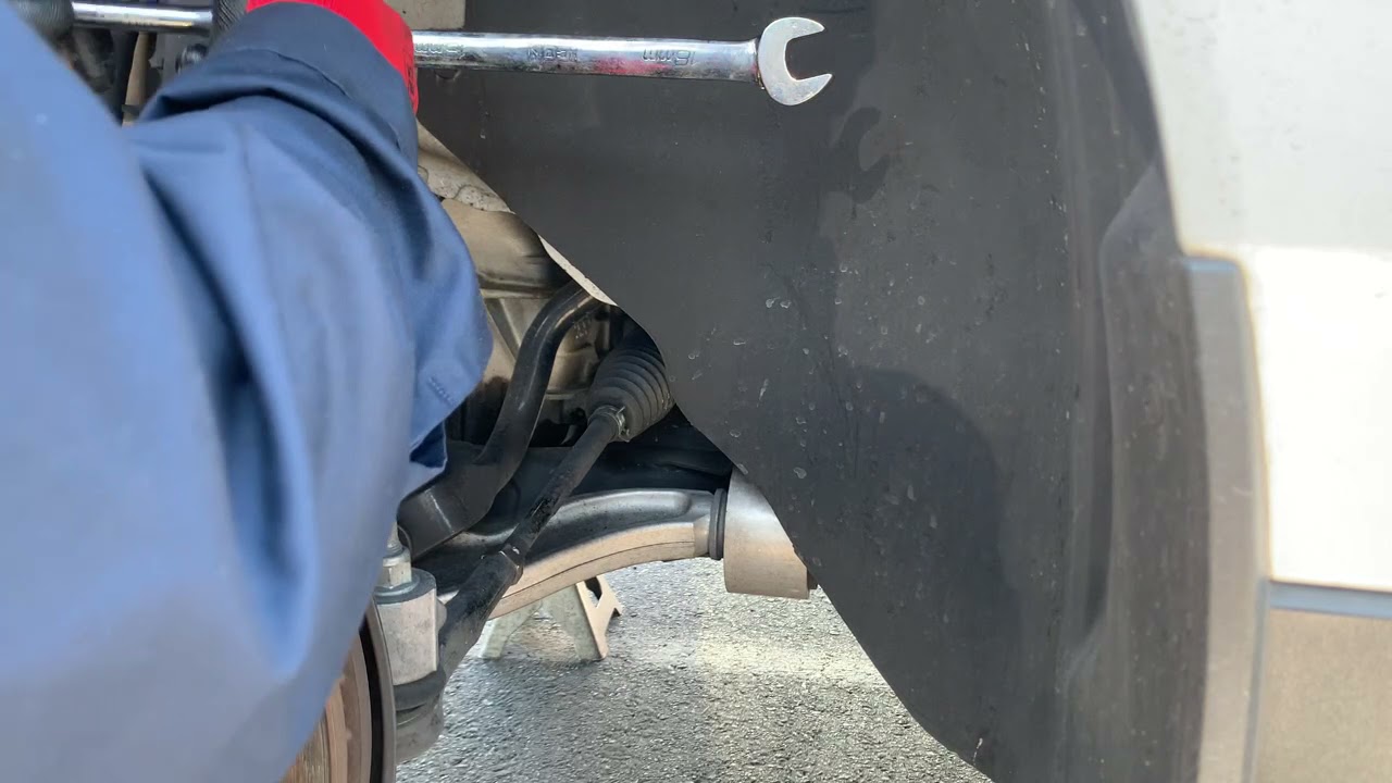2010 Cadillac SRX replacing front struts