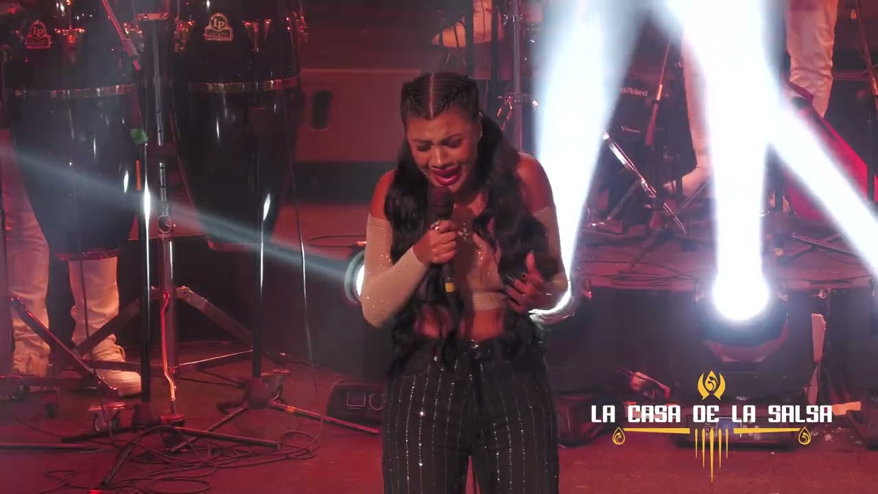Mix Sentada en un Bar - Brunella Torpoco - La casa de la Salsa - 17 de Junio 2023