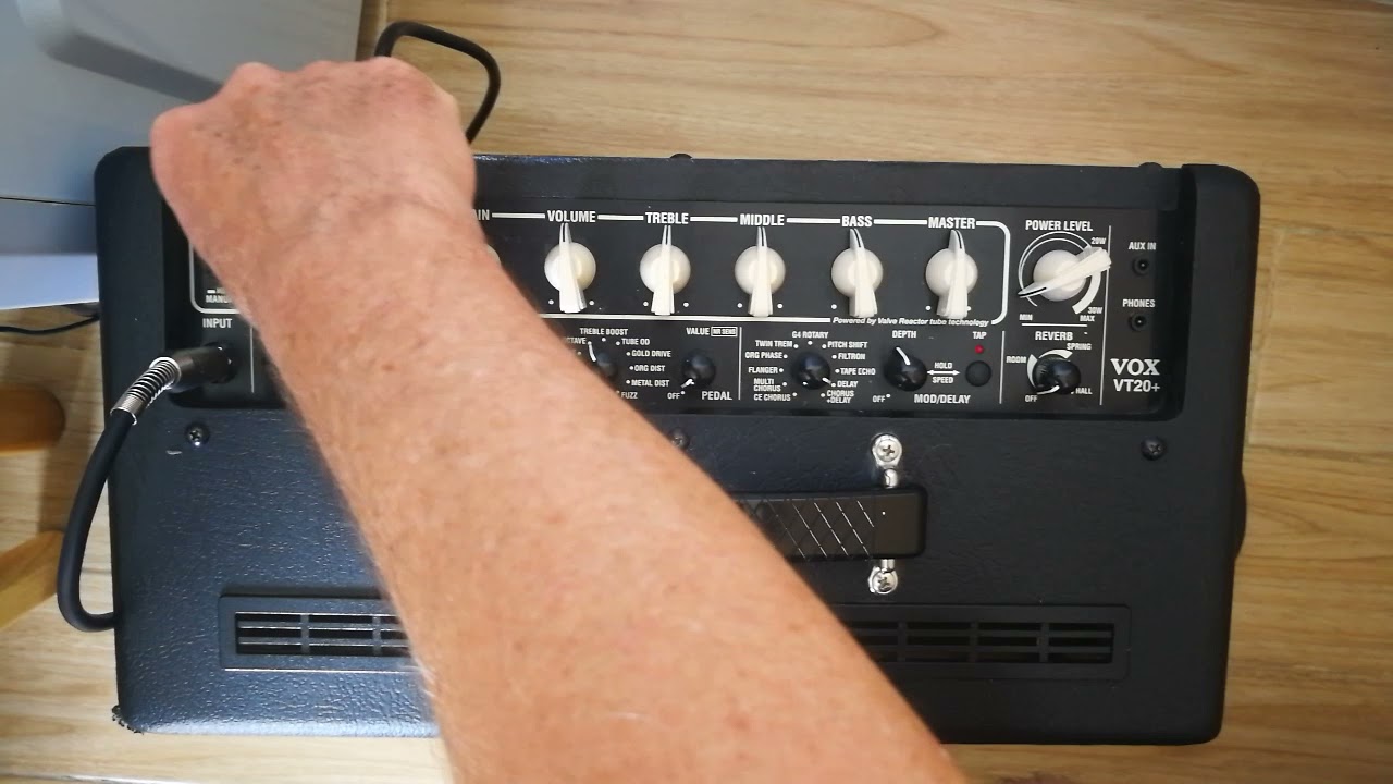 Demonstration of Guitar Amp Vox VT20+
