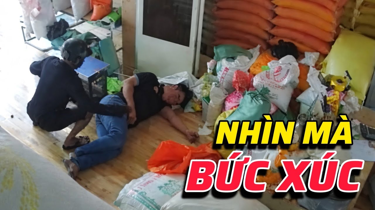 Xem camera mà bực, diễn biến xảy ra ngay trong nhà