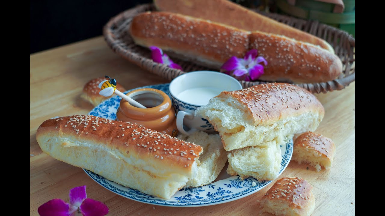 Dipping my sub bun in heavy cream and drizzling honey on it is my childhood habit.