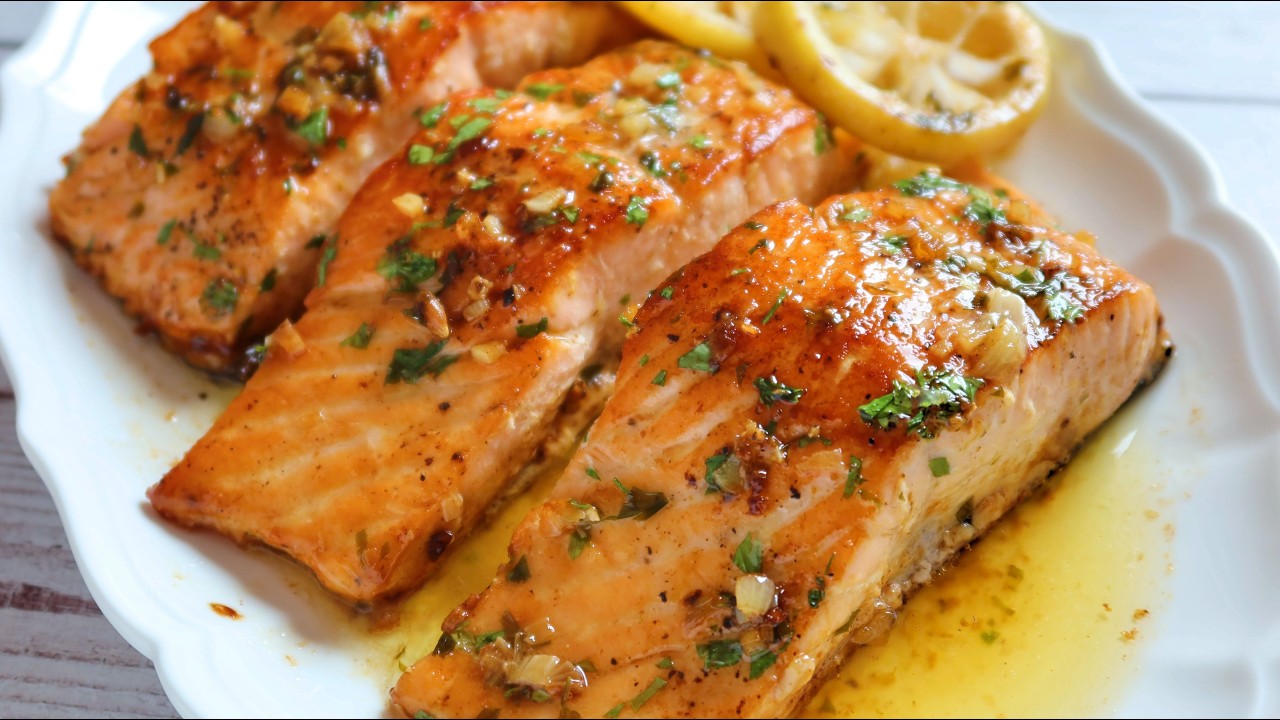 Salmon en salsa de ajo y lim&oacute;n