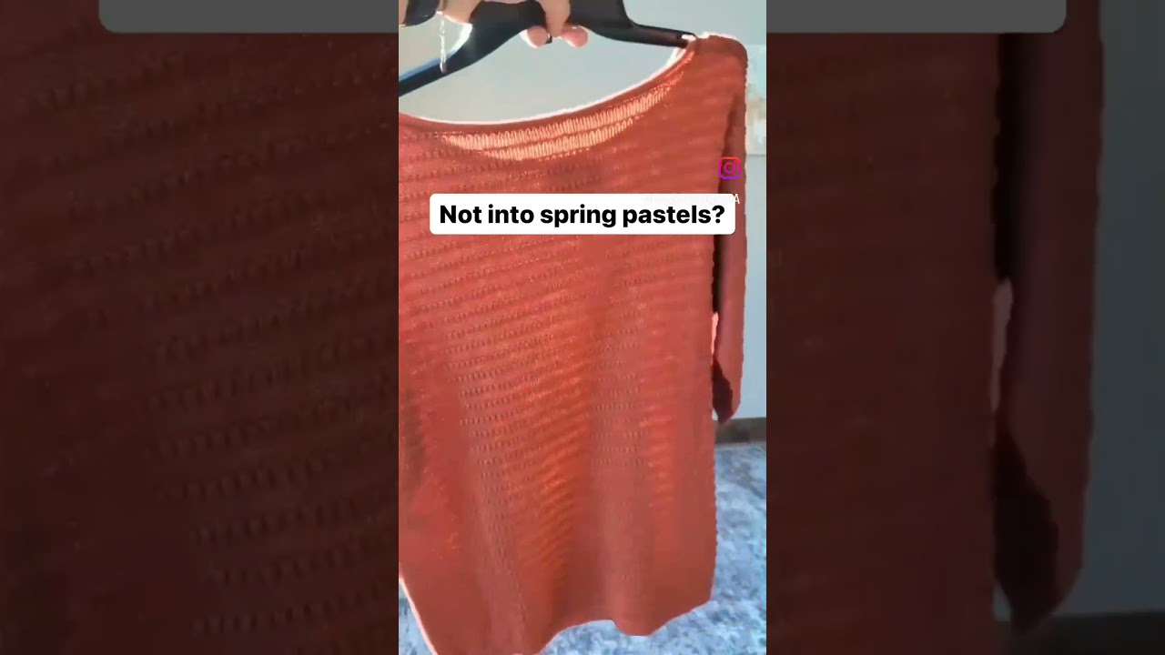 How to Wear Spring Sweater Top for Casual Work Style
