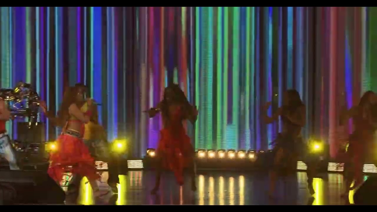 Шакира - Waka Waka (Live in Hollywood, FL) 