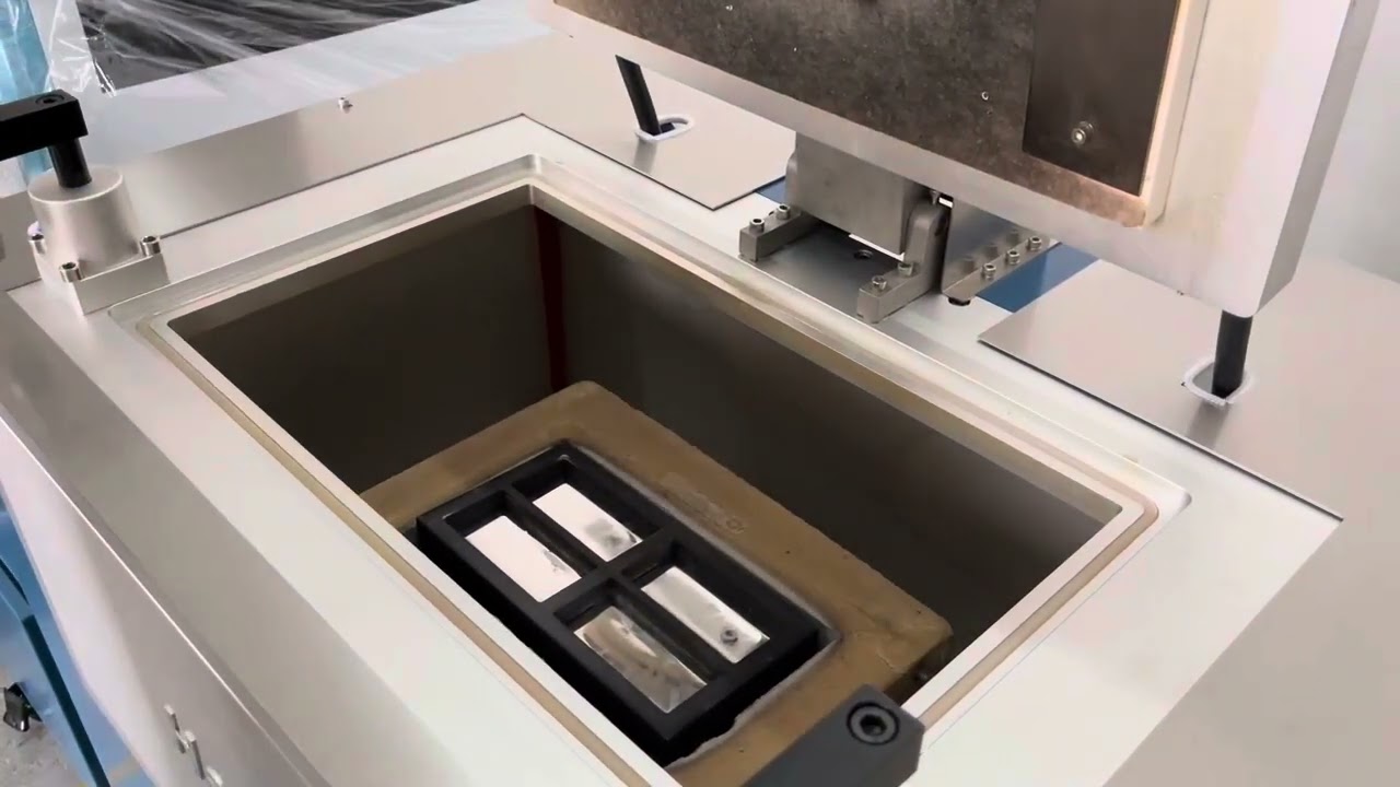 Silver ingot vacuum casting machine
