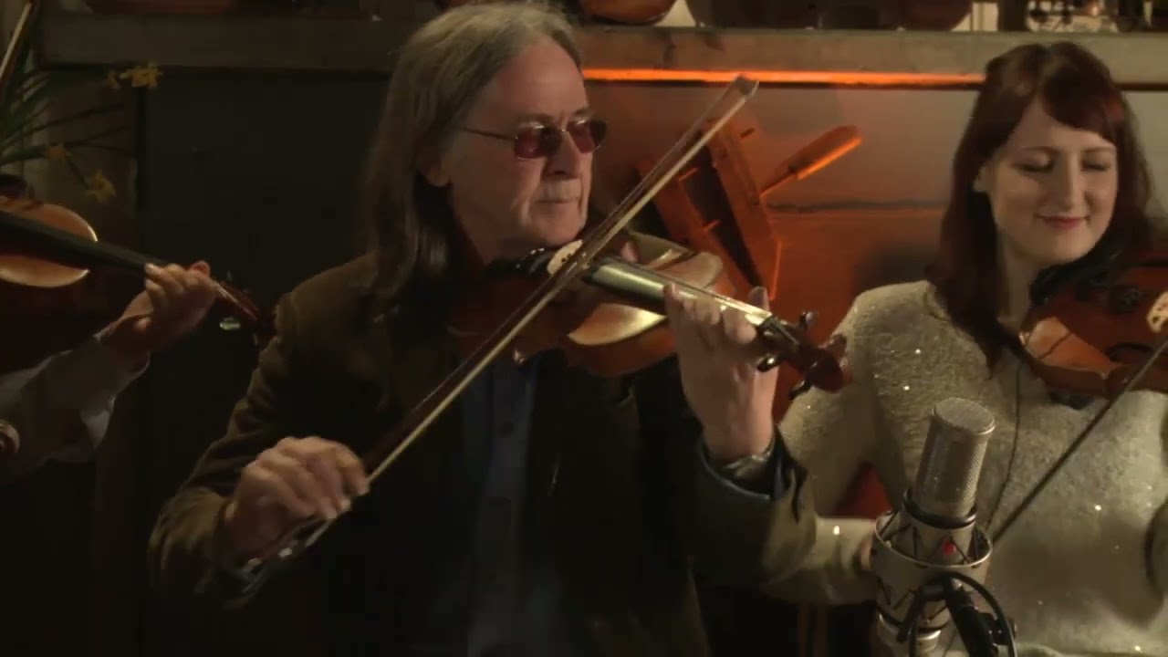 Blazin' Fiddles & Dougie MacLean - Donald MacLean's Farewell to Oban