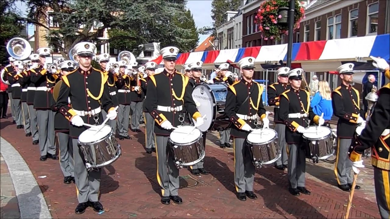 Streetparade Lisse Rijnmondband Schiedam