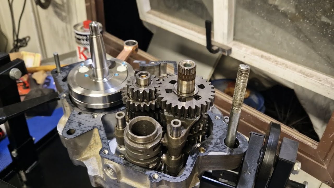 HONDA CR 125 HPP omologato rebuild parte 2 - Montaggio motore