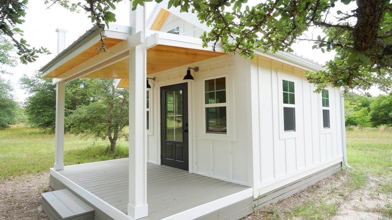 Beautiful Small Cottage with a Fabulous Backyard Tiny House | Lovely Tiny House