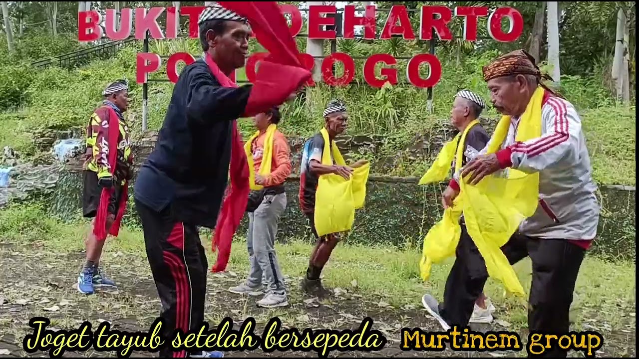 Joget tayub setelah bersepeda ke Ponorogo.