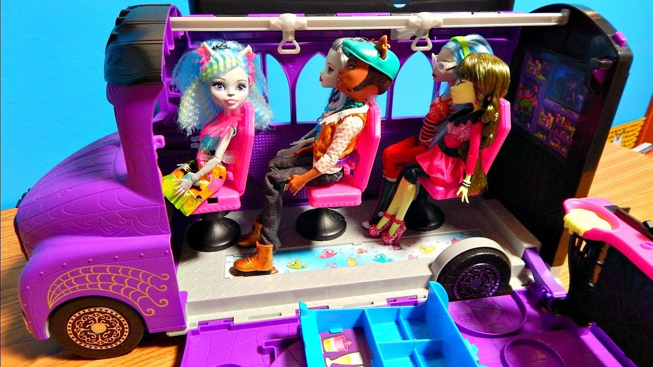 Monster High Deluxe Bus Mobile Salon Smoothie Bar Playset