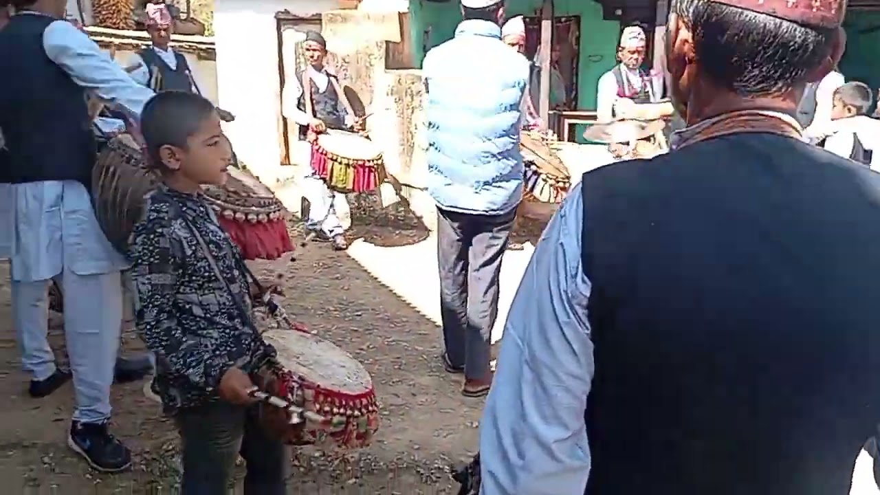 पिल्क पन्चे बाजा समूह को प्रस्तुती ,,,,,,,सिम्ता ४ पातिहाल्न मेला मा।
