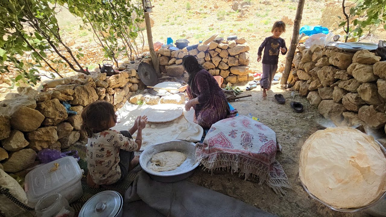 Life in the Heart of the Mountains: The Story of a Nomadic Woman and Local Bread 🍞🏔️