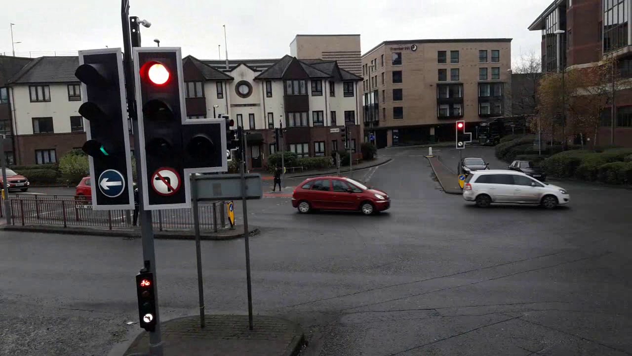 🇬🇧 FULL ROUTE VISUAL | Metrobus Crawley Route 51: North Heath - The Common (& back)