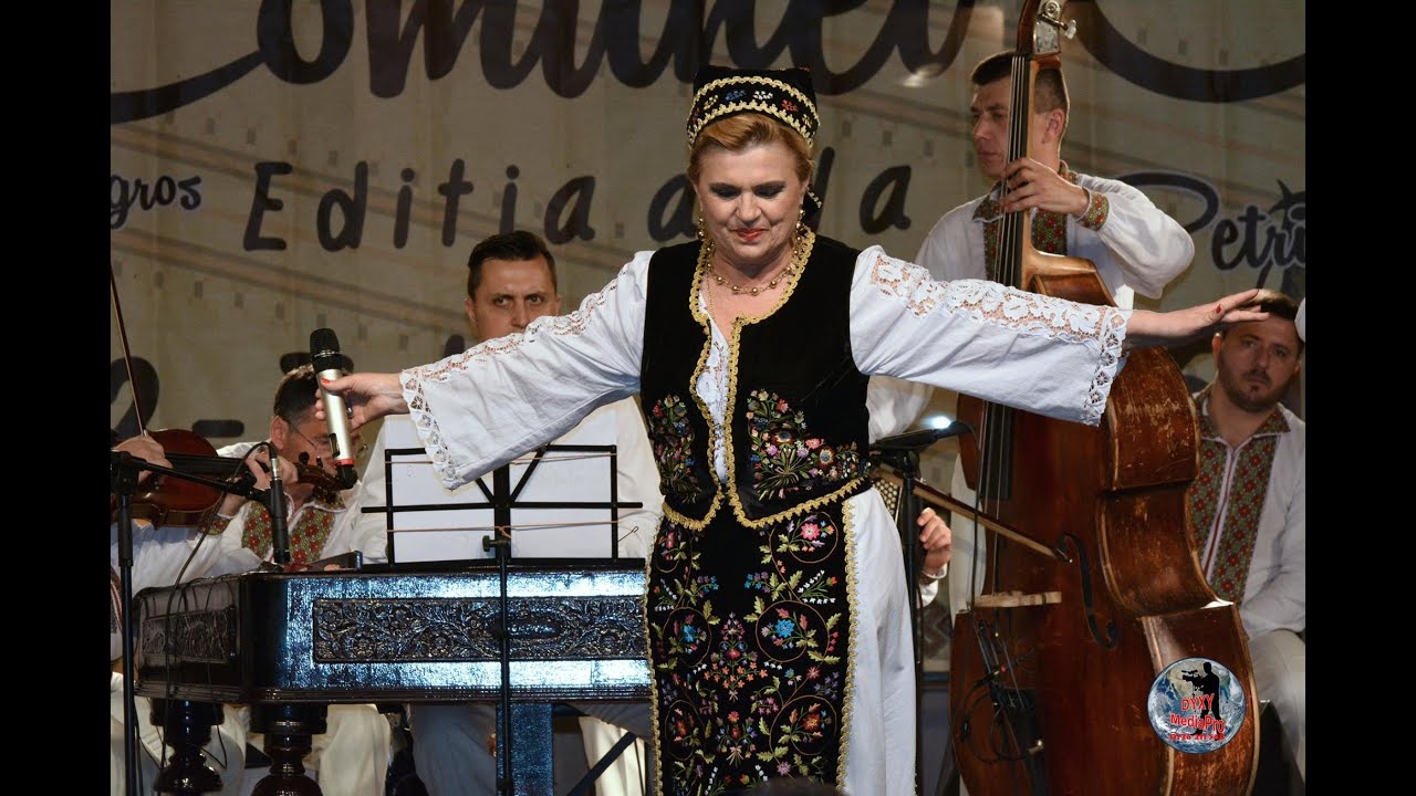 Nicoleta VOICA & LAUTARII de la Chisinau - Zilele Comunei GOGOSU 2016 (Ascultari,Brau,Hore &  Sarbe)