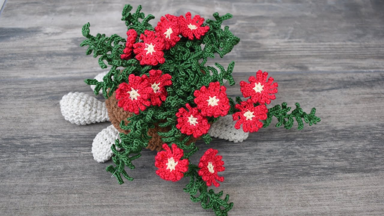 CACTUS COLGANTE CON FLORES DE GANCHILLO