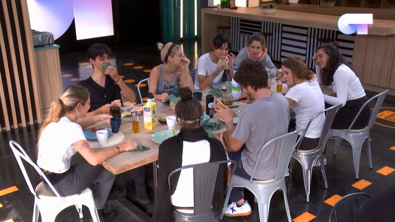 MARÍA y ÁFRICA se ahogan de la risa en el DESAYUNO | OT 2018