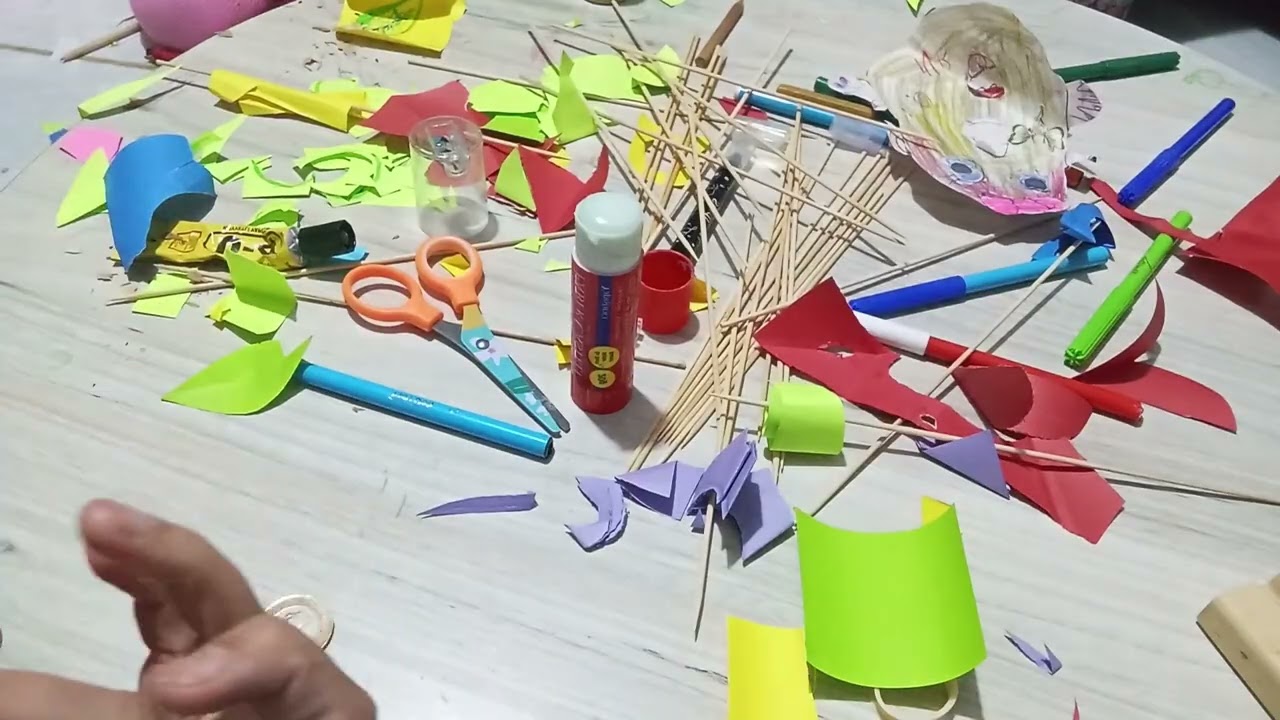 🎭 Nehir Tiyatroya Hazırlanıyor! Sahne Dekoru İçin Harika Çiçekler Yaptık 🌸