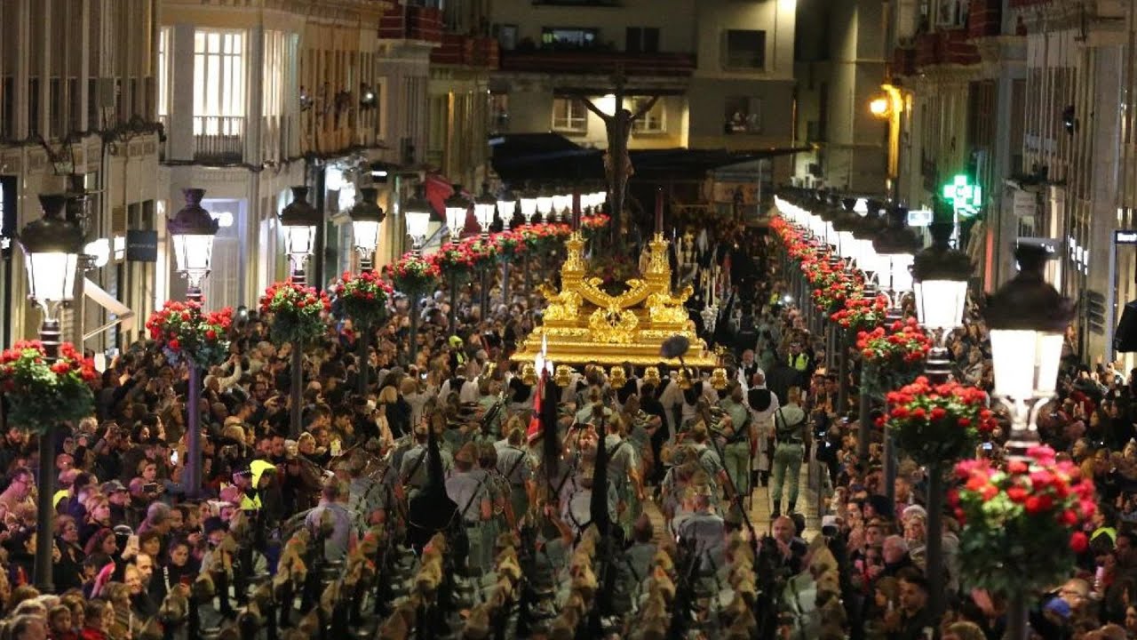 ¡¡IMPRESIONANTE!! El Cristo de Mena y La Legión al son de 